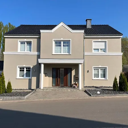 Alternative Zum Im Einfamilienhaus-eigenes Badezimmer Im Flur Penzion 4*