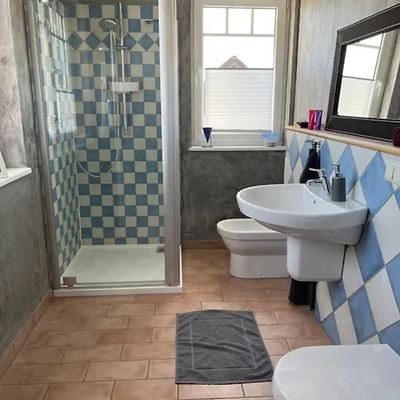 Guest house Alternative Zum Im Einfamilienhaus-eigenes Badezimmer Im Flur Mechernich