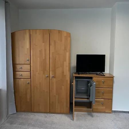 Alternative Zum Im Einfamilienhaus-eigenes Badezimmer Im Flur Penzion Mechernich