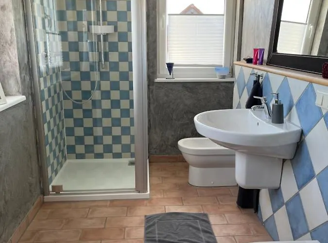 Pensión Alternative Zum Im Einfamilienhaus-eigenes Badezimmer Im Flur Mechernich